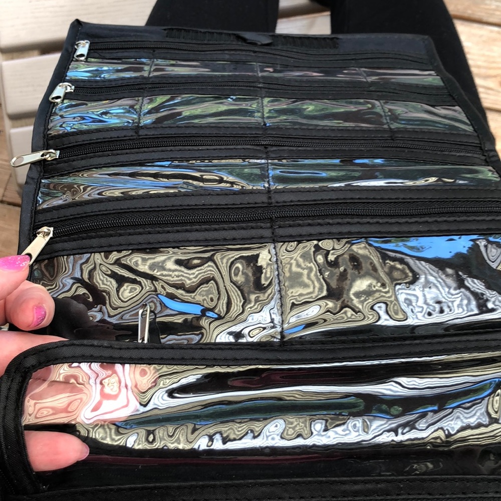 Travel jewelry/makeup pouch - hardly ever used!!! - Picture 6 of 8